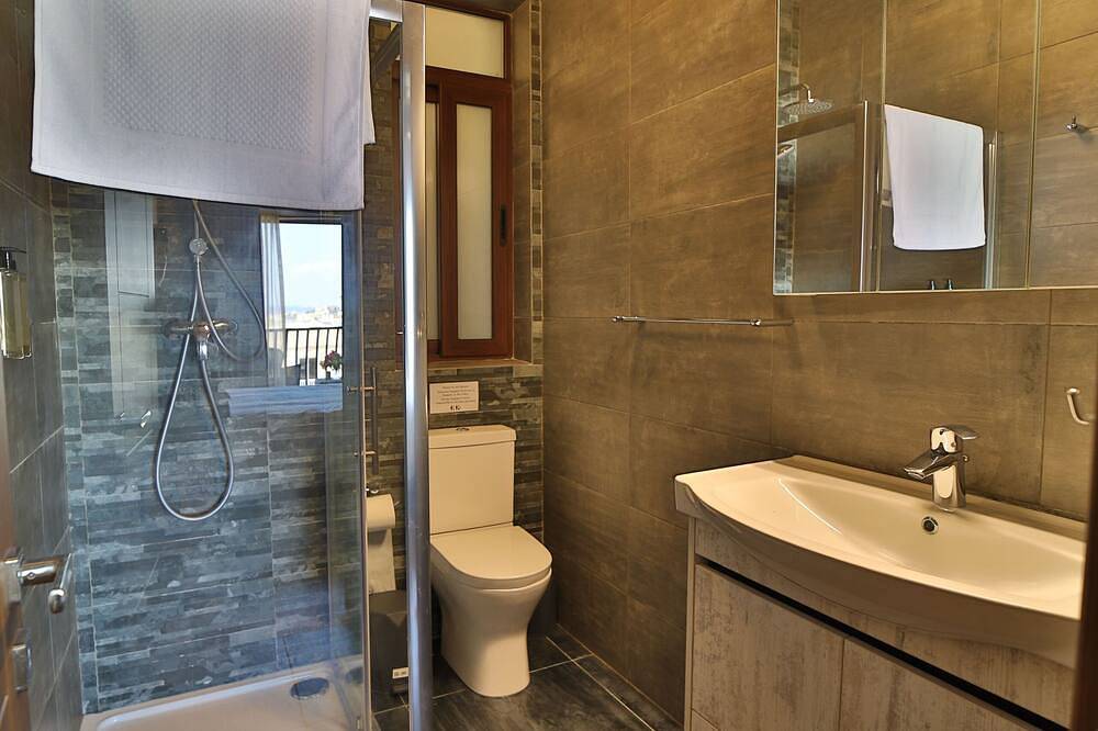 Charming Ghajnsielem Guest House, Steps away from Mgarr Harbor in Għajnsielem, Gozo