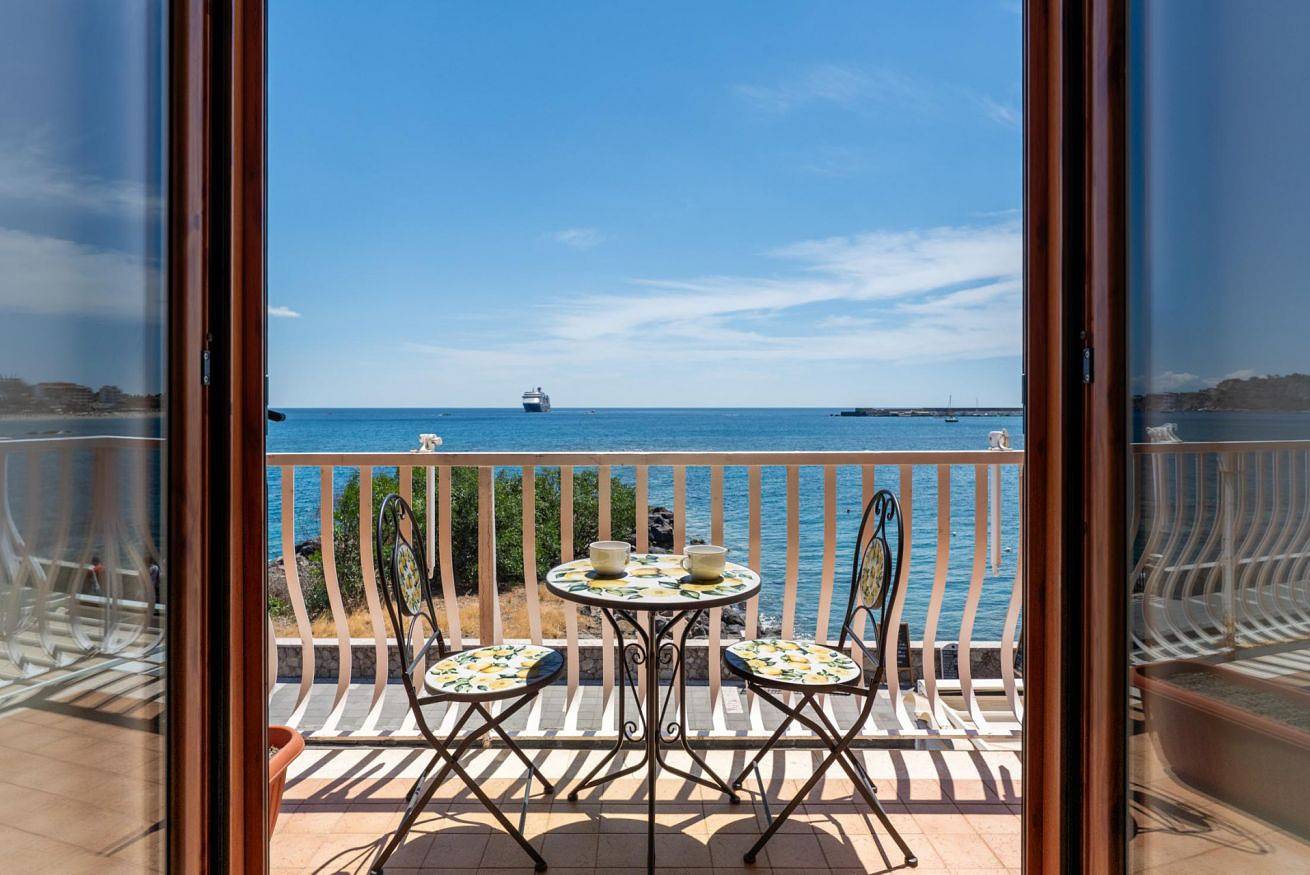 Ganze Wohnung, Ferienwohnung für 3 Personen mit Balkon/Terrasse in Giardini-Naxos, Messina Provinz