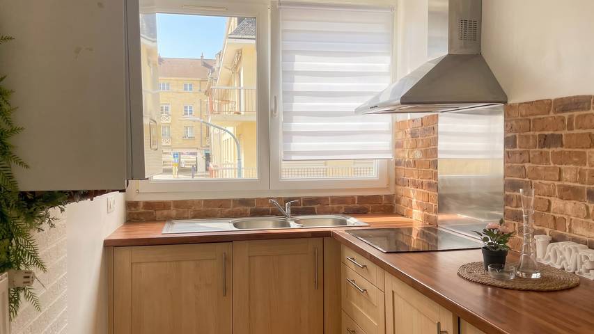 Apartamento entero, Amplio apartamento en Caen 65 m² con balcón y vista a la ciudad in Caen, Región de Caen