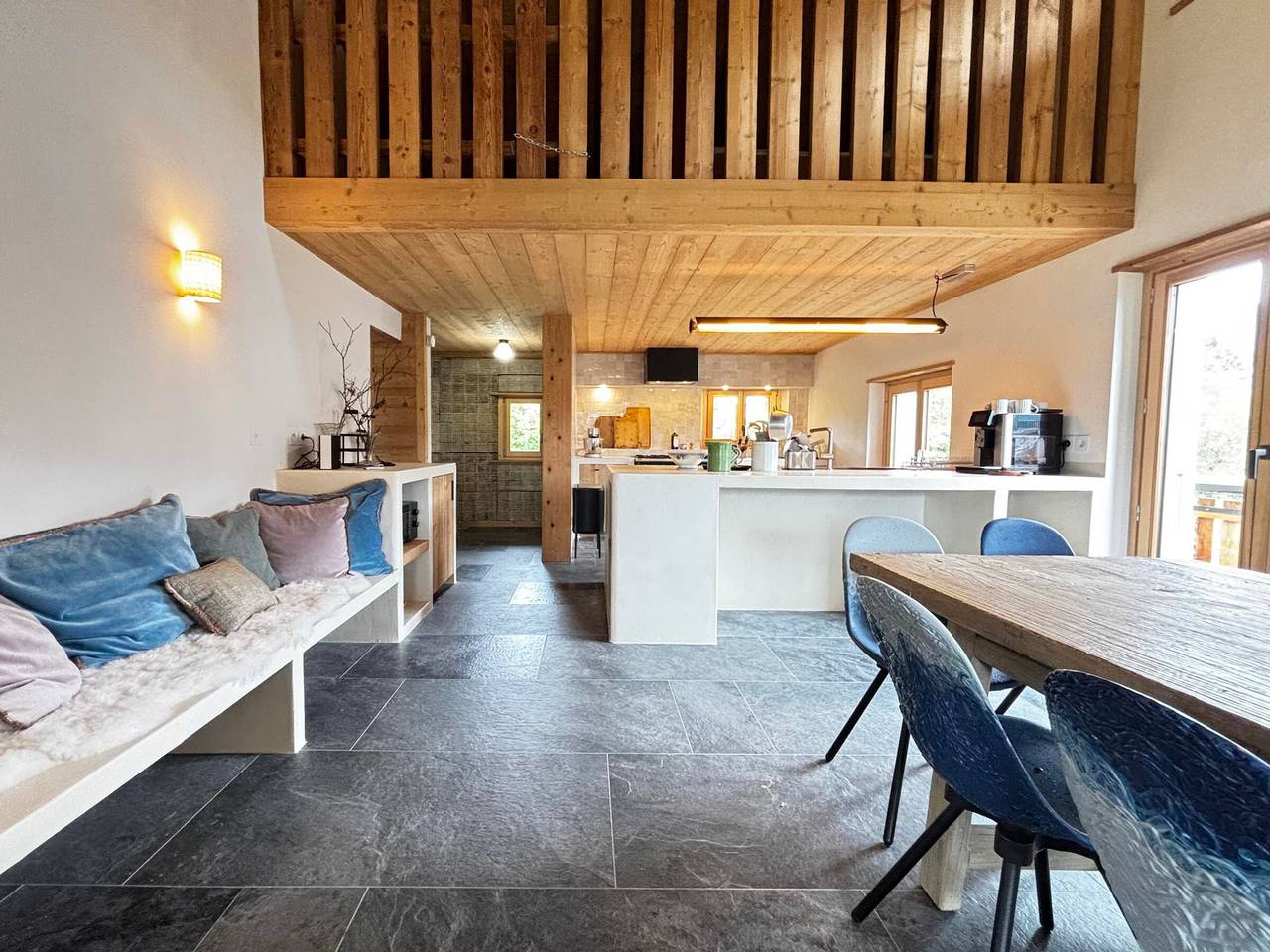 Geräumiges Chalet 10 Pers., nahe Pisten und Geschäfte mit Wifi in Notre-Dame-de-Bellecombe, Albertville und Umgebung