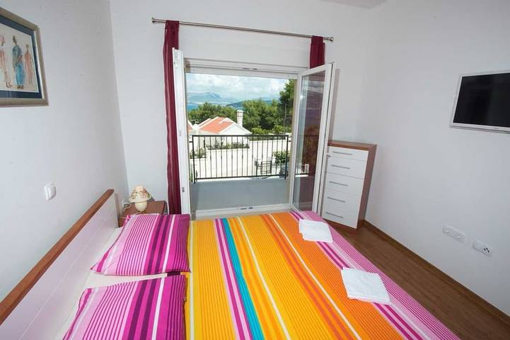 Villa pour 12 personnes, avec jardin et balcon à Slatine - 2