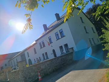 Chambre d’hôte pour 2 personnes, avec terrasse ainsi que jardin et vue à Bastogne