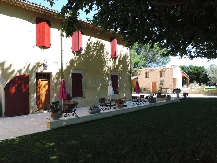 Chambre d’hôte pour 3 personnes, avec Terrasse ainsi que Jardin et Piscine à La Roque-d'Anthéron