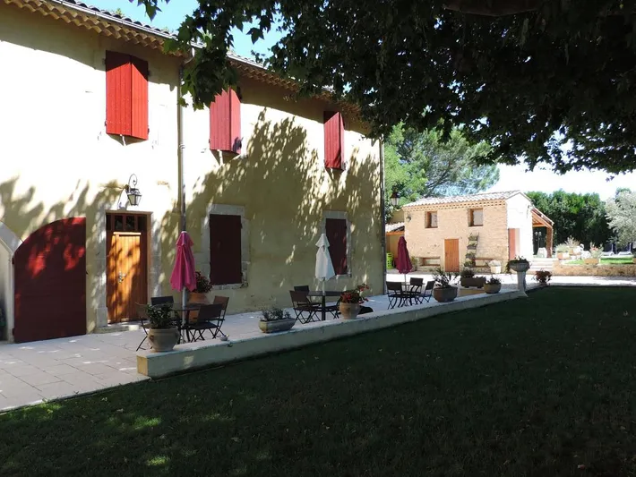 Alojamiento y desayuno para 3 personas, con jardín y piscina - 1