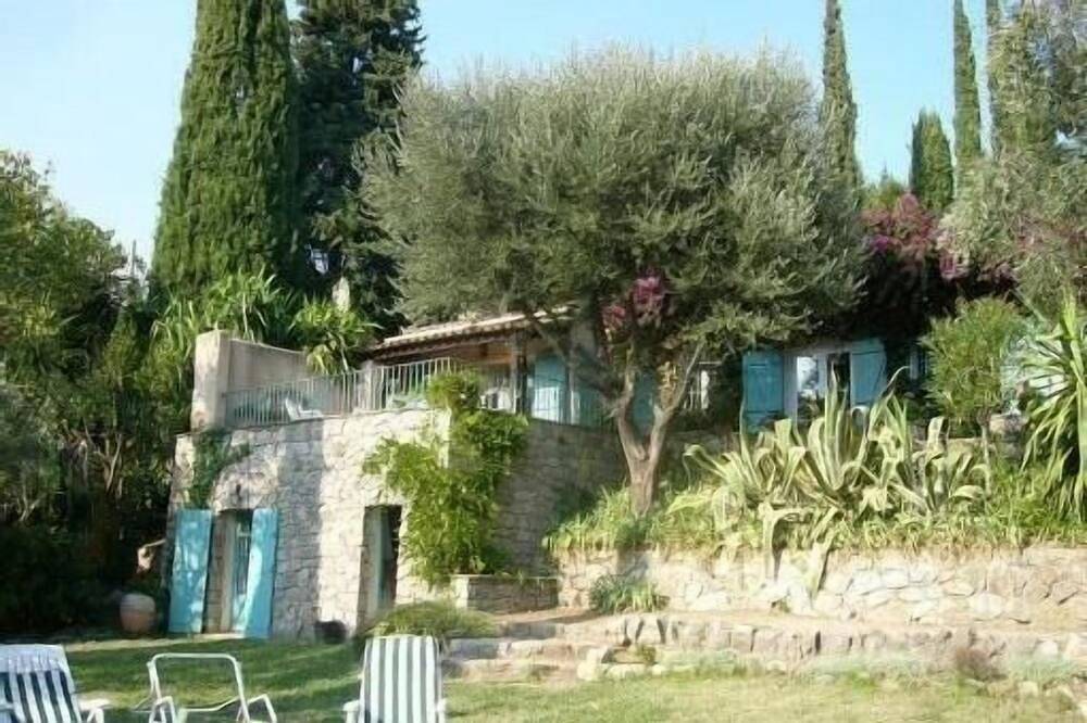 Villa provencale,  jardin paysagé, piscine privée, très belle vue in Auribeau-sur-Siagne, Côte méditerranéenne (France)