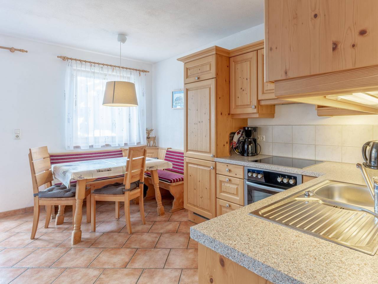 Ganze Wohnung, Schöne Ferienwohnung, 6 Autominuten zum Skilift in Alpbach, Kitzbüheler Alpen