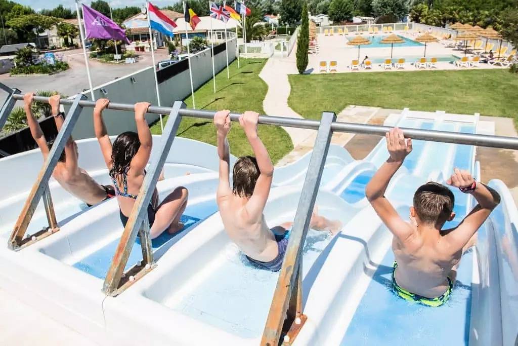 Mobil-Home Premium 3 estancias 4 Personas Clima + Tv in Meschers-sur-Gironde, Region de Rochefort