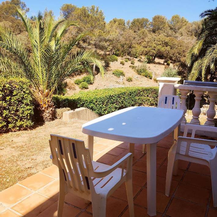 Gîte pour 4 personnes, avec vue et jardin dans Plage D Aigue Bonne - 4