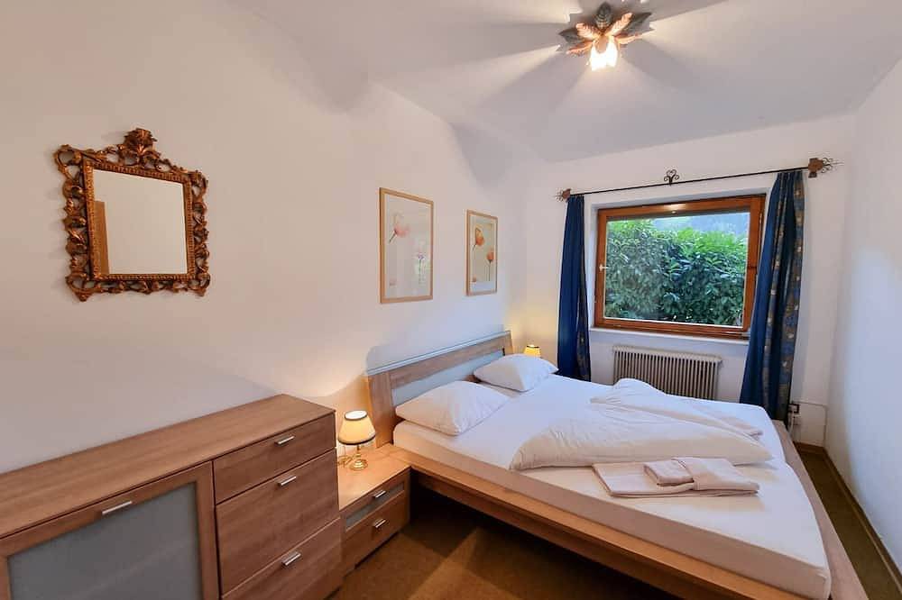 Entire apartment, Appartementhaus Zillertal Arena - Ferienwohnung für 2 Personen in Zell am Ziller, Tirolean lowland region