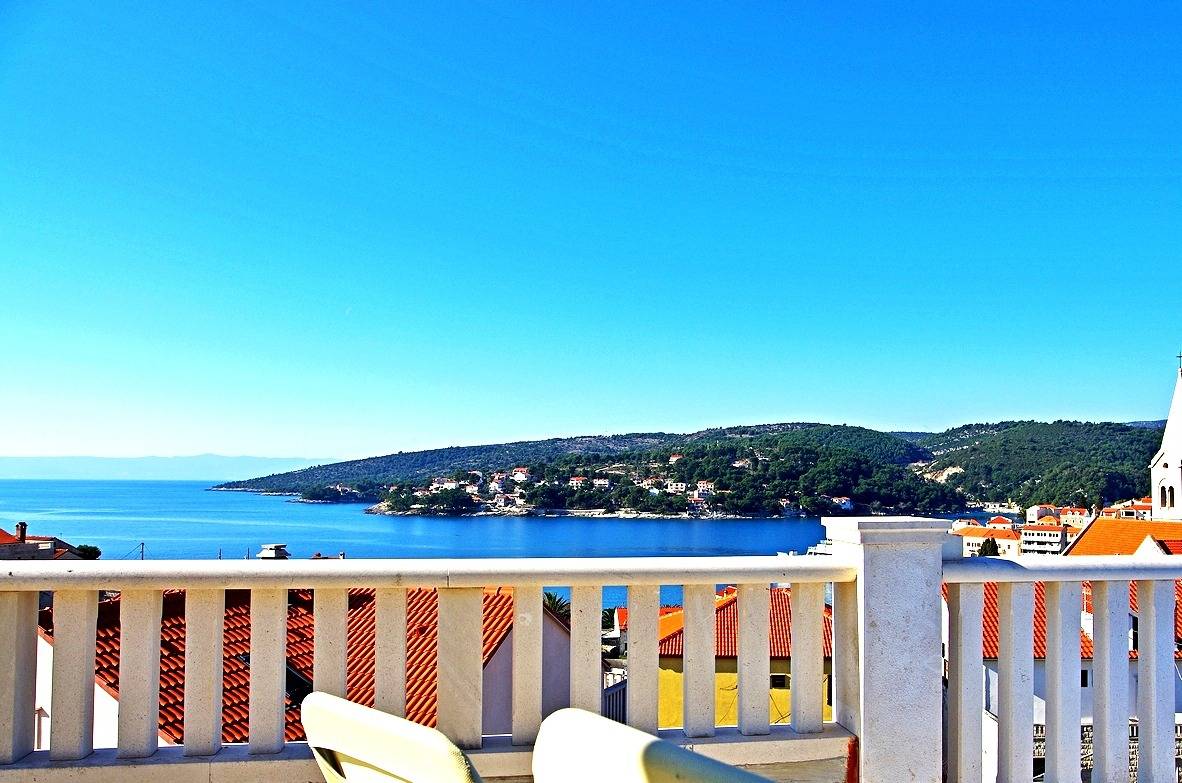 Cały apartament, Czteropokojowy apartament z tarasem i widokiem na morze Sumartin, Brač -a in Sumartin, Brac
