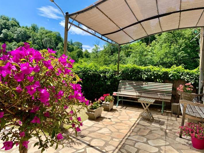 Location de vacances pour 2 personnes, avec terrasse ainsi que jardin et vue à Saint-Nectaire - 4
