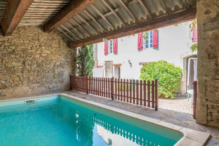 Location de vacances pour 3 personnes, avec terrasse et jacuzzi ainsi que jardin et piscine à Armissan - 2