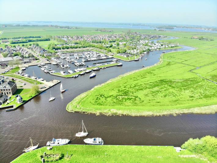 Harboursuite Woudsend incl. motorboot in Woudsend, Ijsselmeer