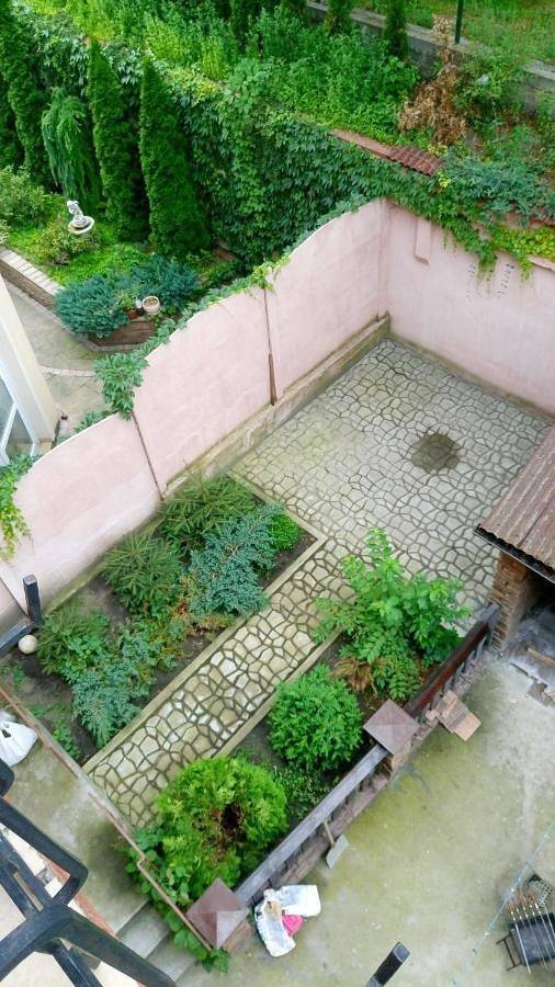 Ganze Wohnung, Apartment with courtyard in Lviv, Oblast Lemberg