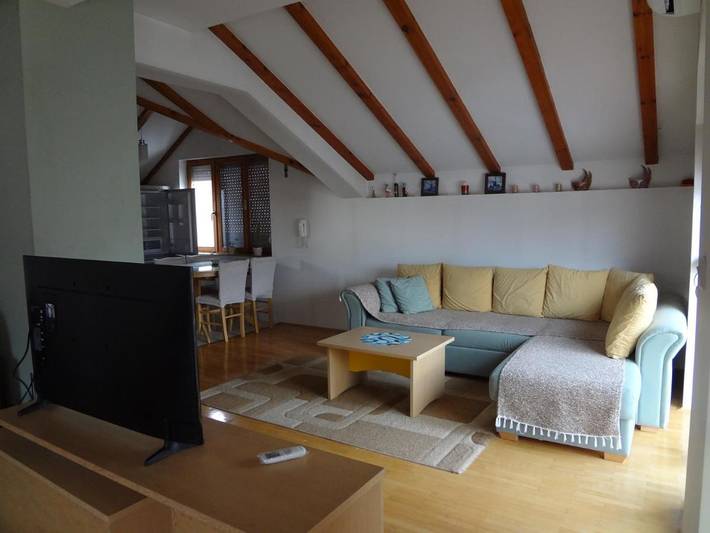 Appartement de vacances pour 4 personnes, avec terrasse ainsi que jardin et vue