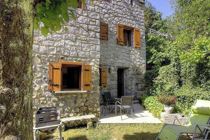 Location de vacances pour 2 personnes, avec jardin à Levie