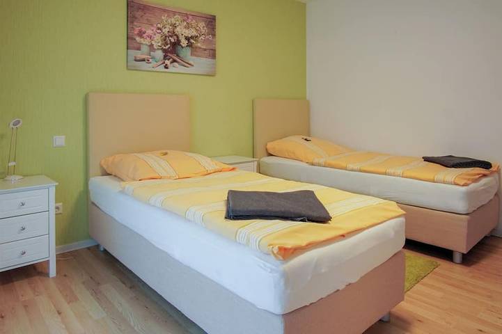 Ferienwohnung für 6 Personen, mit Terrasse und Garten sowie Sauna in Göppingen - 3