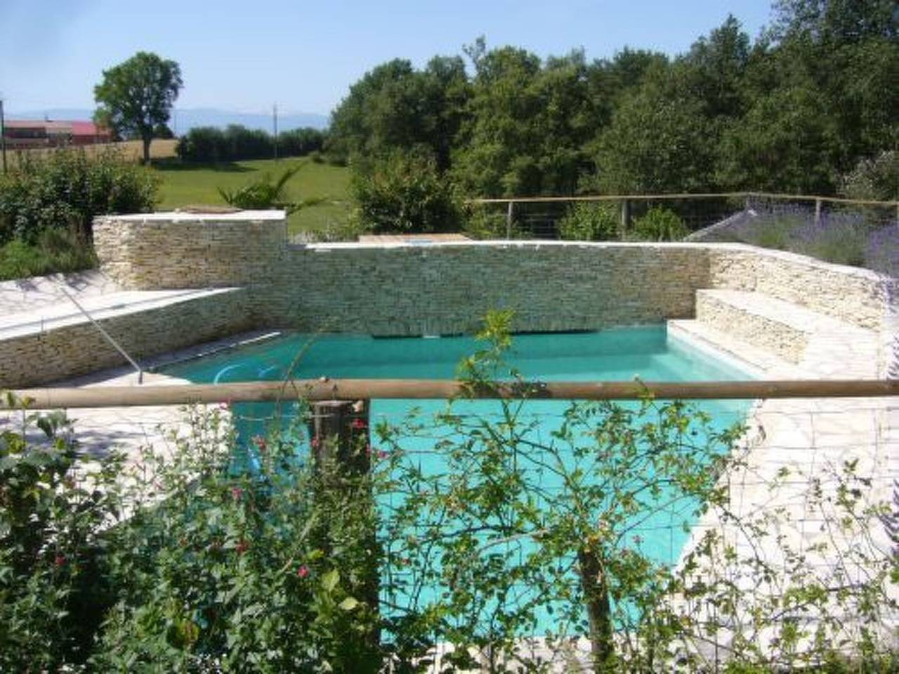 Die Unterkunft für zwei bis sechs Personen, Schwimmbad, Bouleplatz, Spa, Tennis in Justiniac, Ariège