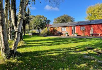 Gîte pour 5 personnes, avec vue ainsi que jardin et piscine à Herbignac
