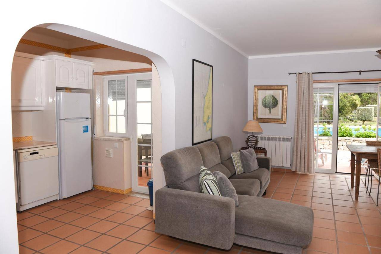 Two-Bedroom House in Amoreira, Leiria distrito
