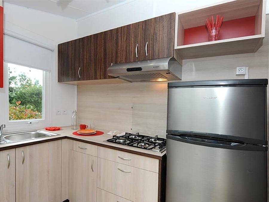 Camping Paradis les Pins - Royan - Mobilheim 4 personen - Classique 2 Zi 4p überdachte Terrasse in Saint-Palais-sur-Mer, Côte de Beauté