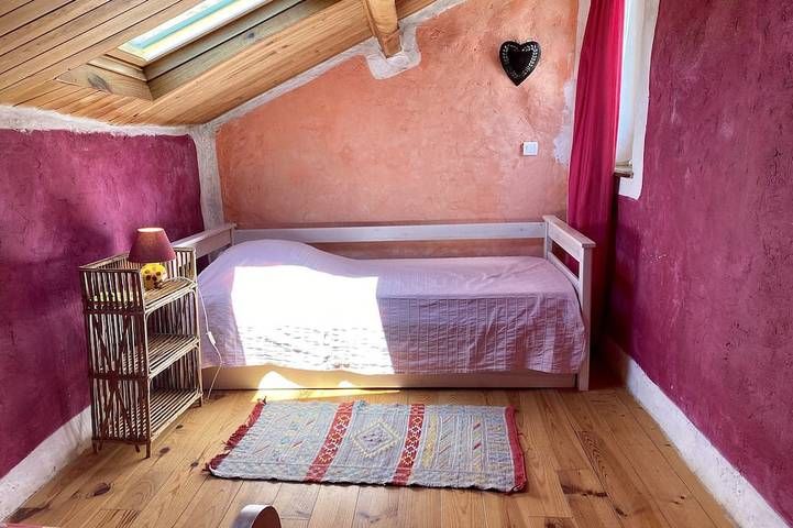 Authentic, comfortable house in a green setting. Swimming pool, pétanque. in Saint-Alban-Auriolles, Ardèche