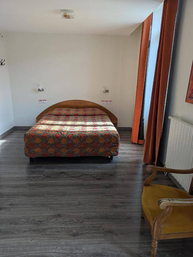 Logis Hôtel Regina in La Bourboule, Parc naturel régional des Volcans d'Auvergne