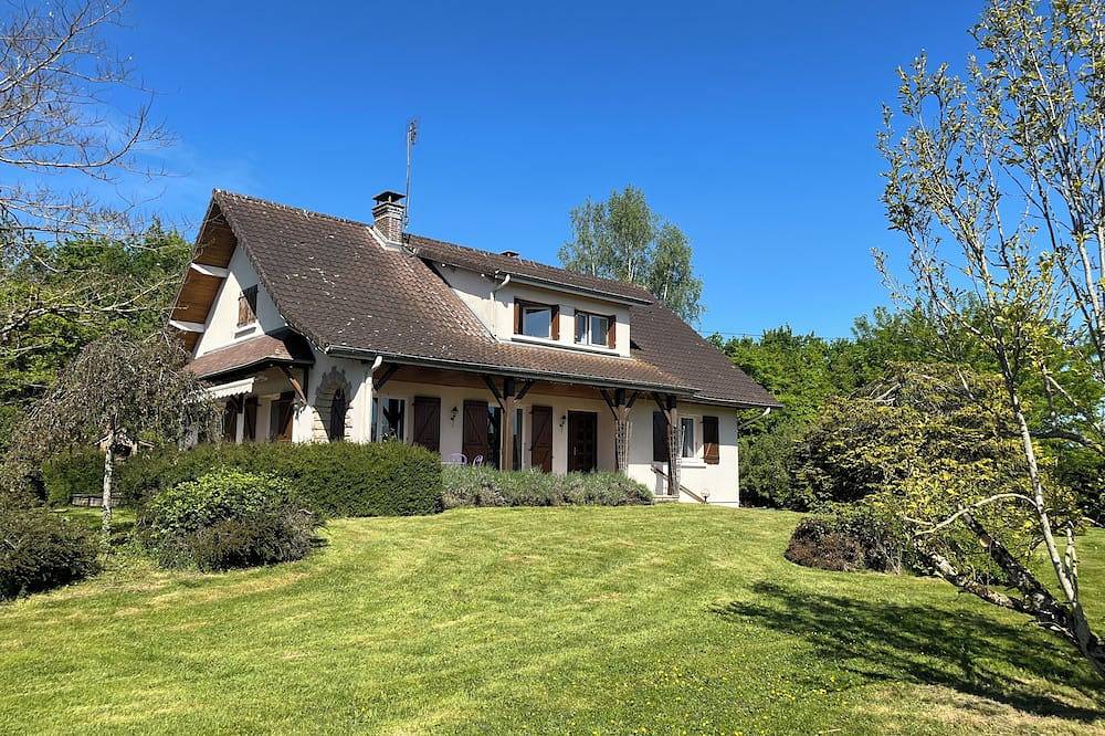 Maison spacieuse au cœur de la Bresse in Sagy, Région de Louhans