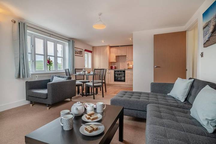 Apartment for 4 people in West Bay