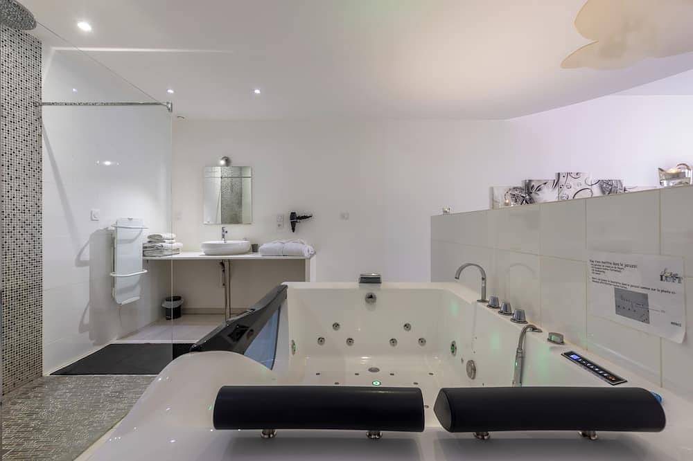 Entire apartment, Le Paradis Blanc in Bordeaux, Bordeaux region