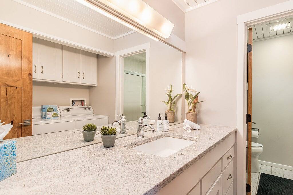 Ganze Wohnung, Außenposten: Hollyhock 2011 in Moose Wilson Road, Grand Teton Nationalpark