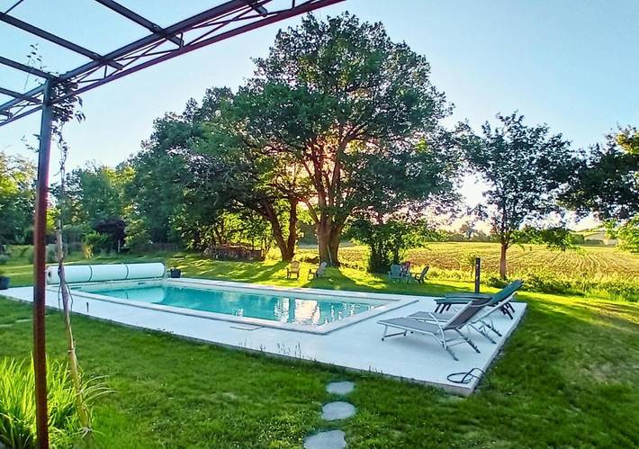 Cottage pour 2 personnes, avec jardin ainsi que piscine et vue à Lempaut