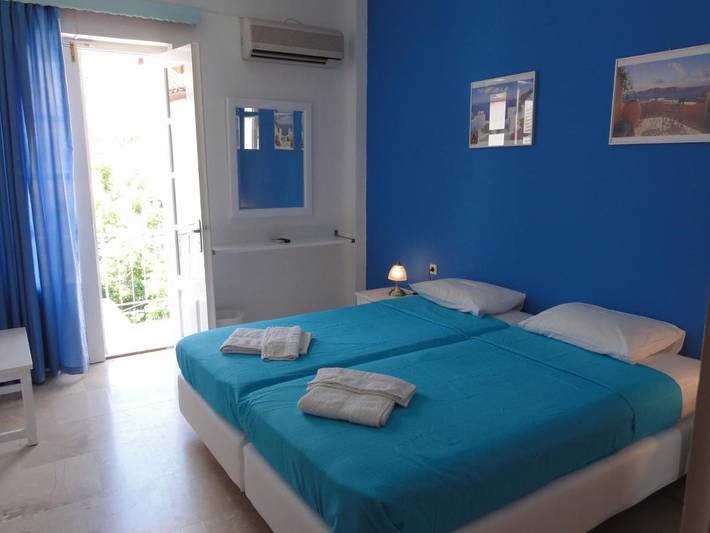 Maison d’hôte pour 2 personnes, avec vue et terrasse, animaux acceptés à Hydra - 2