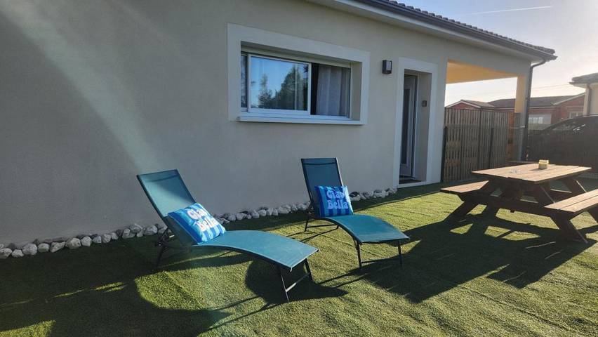 Location de vacances pour 3 personnes, avec Jardin ainsi que Piscine et Vue à Monbazillac - 2