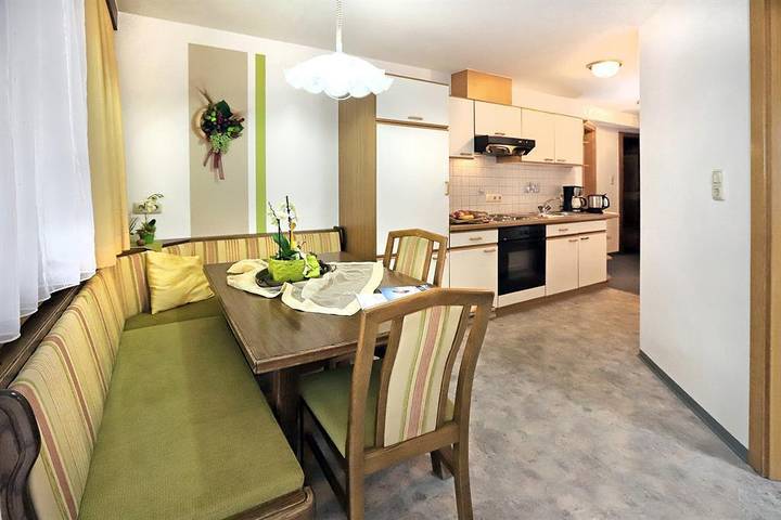 Gîte pour 4 personnes, avec balcon à Huben - 4