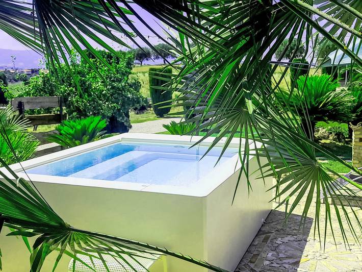 Agriturismo per 3 persone, con Giardino e Vista lago in Provincia di Teramo