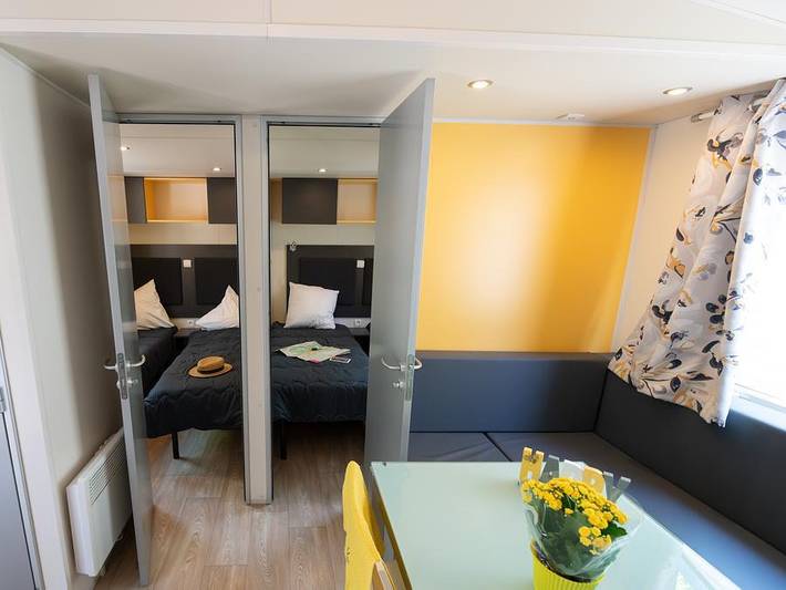 Flower Camping la Pinède - Mobilheim 6 personen - Mobilheim Confort Relax 33m² - 3 Schlafzimmer + Überdachte Terrasse - 6 pers. in Die, Parc naturel régional du Vercors