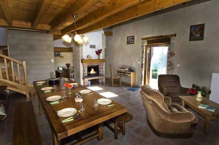 Gîte pour 6 personnes, avec piscine et jardin, animaux acceptés dans Saint-Pierre-de-Nogaret - 2