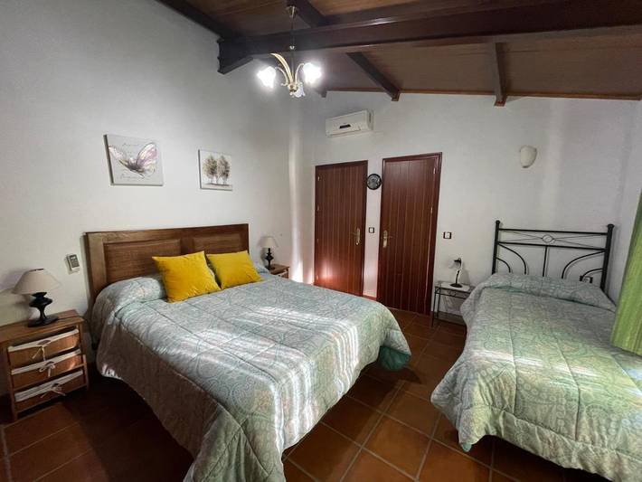 Casa rural para 12 personas, con jardín además de vistas y piscina en Aracena - 3
