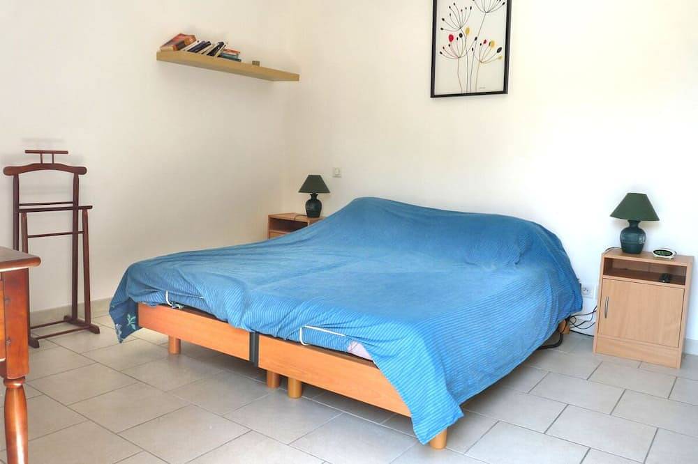 \"The Cozy Nest of L'Isle\"  Your Private Escape in L'Isle-sur-la-Sorgue, Vaucluse in L'Isle-sur-la-Sorgue, Vaucluse