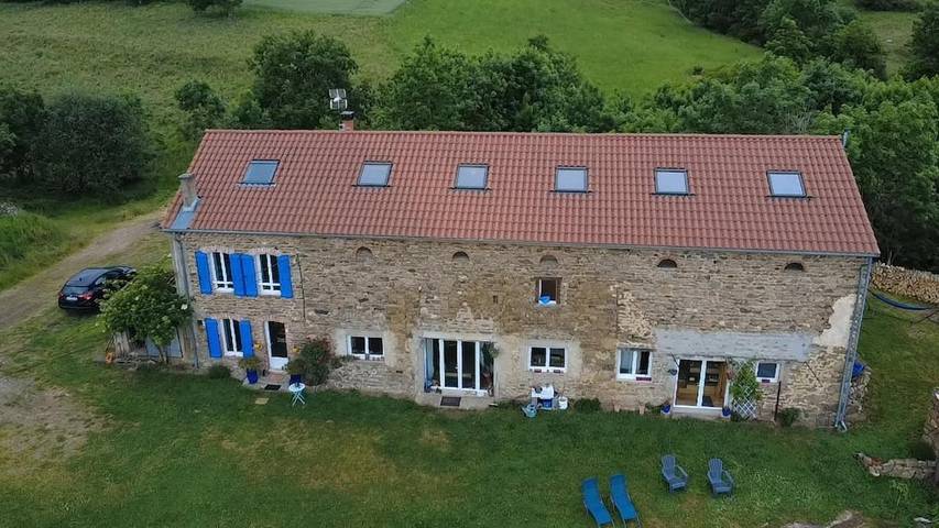 Location de vacances pour 4 personnes, avec jardin et vue à Blassac