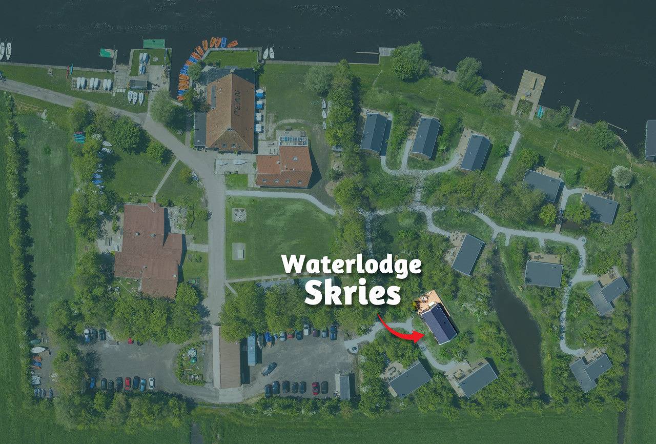 Pean-buiten — Swarm - 3 waterlodges naast elkaar in Friesland in Nationaal Park De Alde Feanen