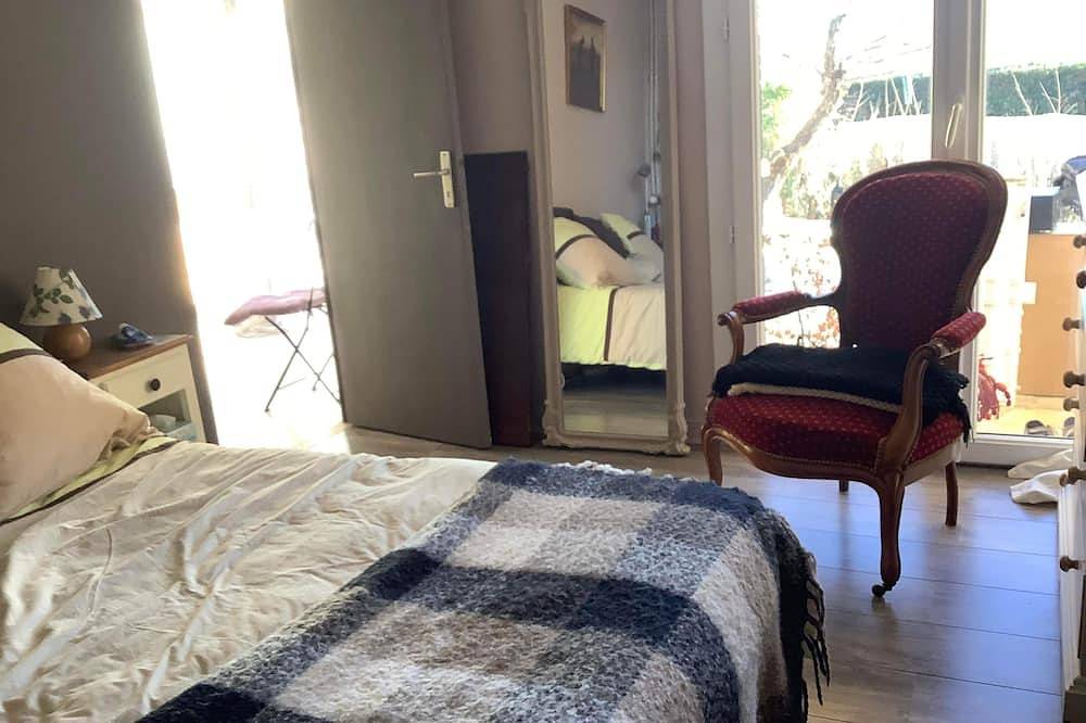 Magnificent villa with terrace Enjoy your vacations in Manosque, Parque natural regional del Luberon