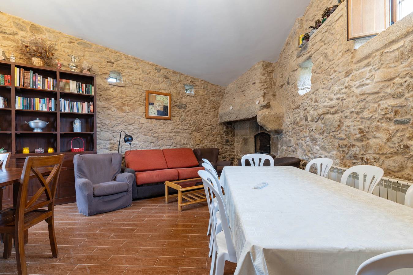 Maison de campagne 'Arijón' avec vue sur la mer, piscine privée et Wi-Fi in Arteixo, Costa da Morte