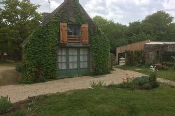 Gîte pour 3 personnes, avec jardin à Ploemel