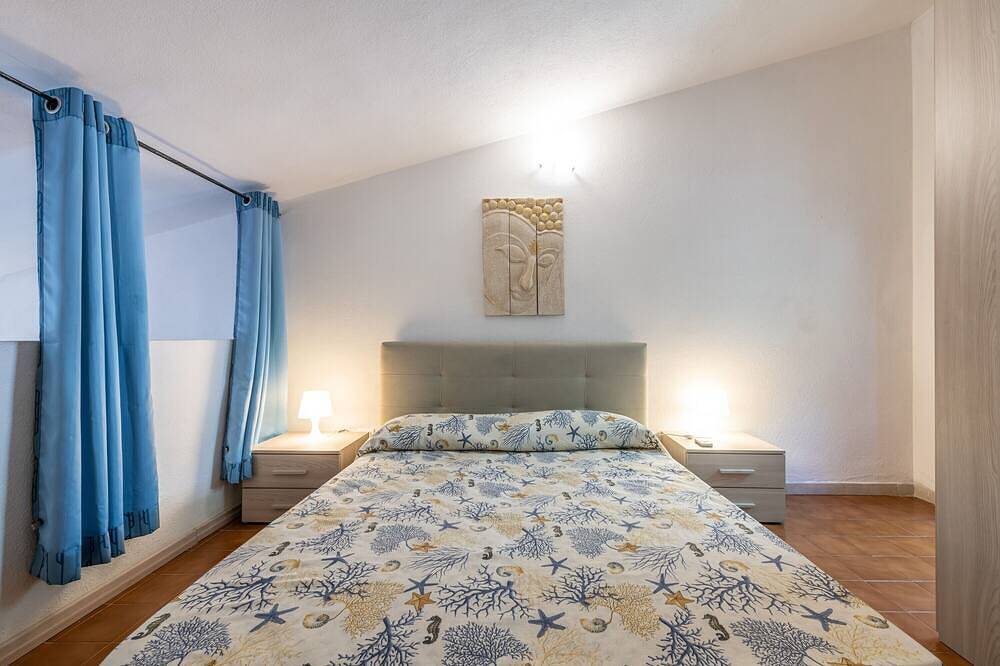 Villa \"Peppino\" con vista mare, terrazze e Wi-Fi in Punta Molentis, Simius