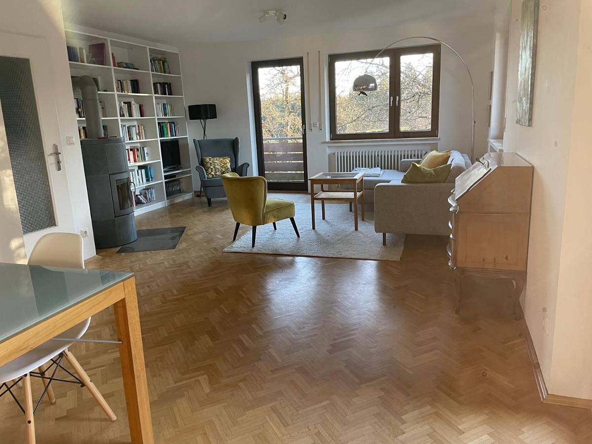 Ganze Wohnung, Three-Bedroom Apartment in Münsing, Starnberger See