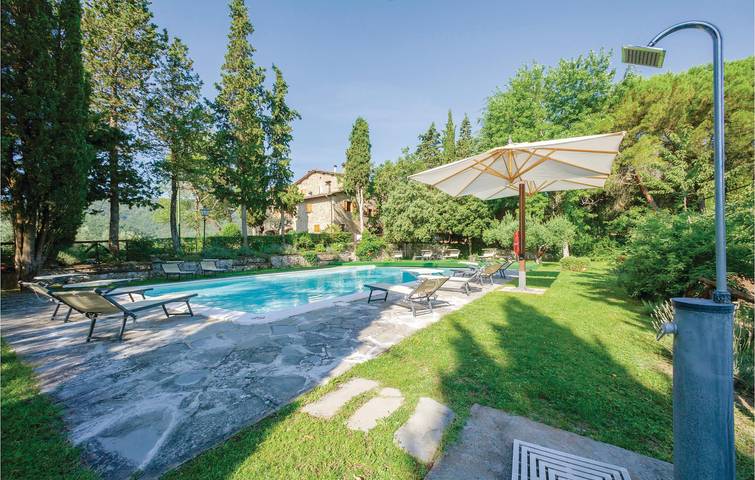 Appartamento intero, Rifugio sul fiume con piscina e vista in Anghiari, Valtiberina