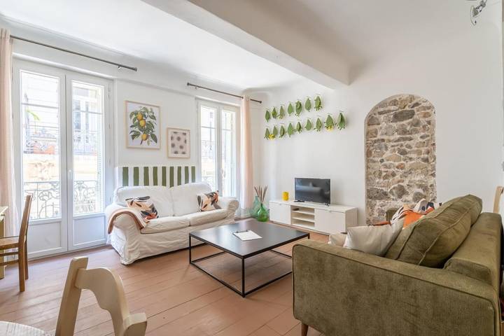 Gîte pour 4 personnes, avec balcon dans Port De Toulon - 2