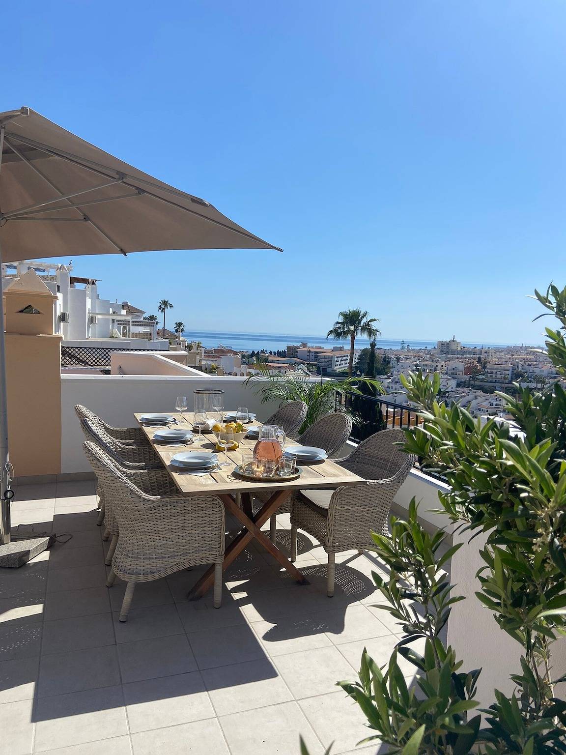 Geheel appartement, Vakantiehuis 'Cecilia' met Uitzicht op Zee, Wi-Fi en Airconditioning in Playa de Burriana, Nerja